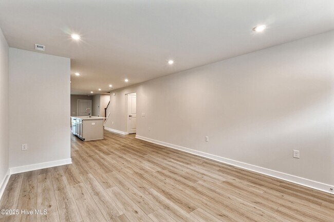 Building Photo - 2084 Parow Ln NW