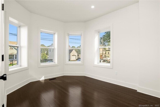 Building Photo - 28 Congress Ave