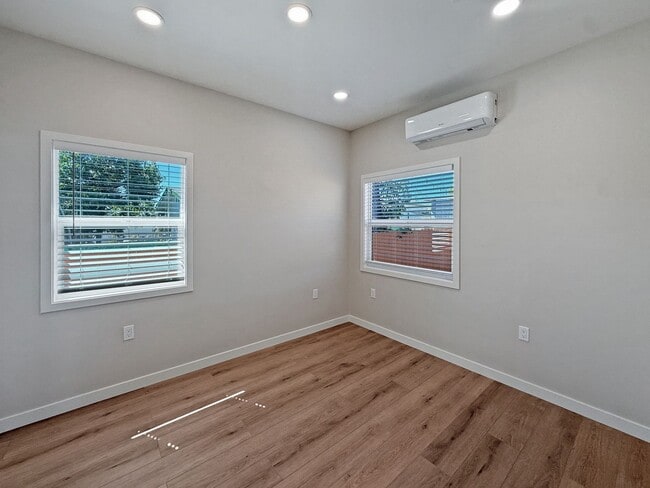 Building Photo - Stylish Newly Built 1BR/1BA ADU – In-Unit ...