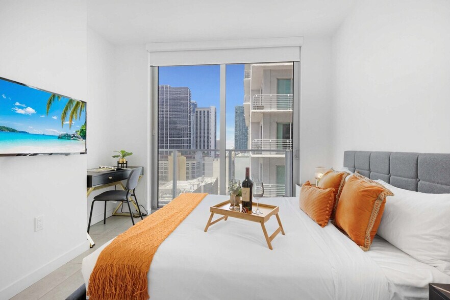 Building Photo - 227 NE 2nd St