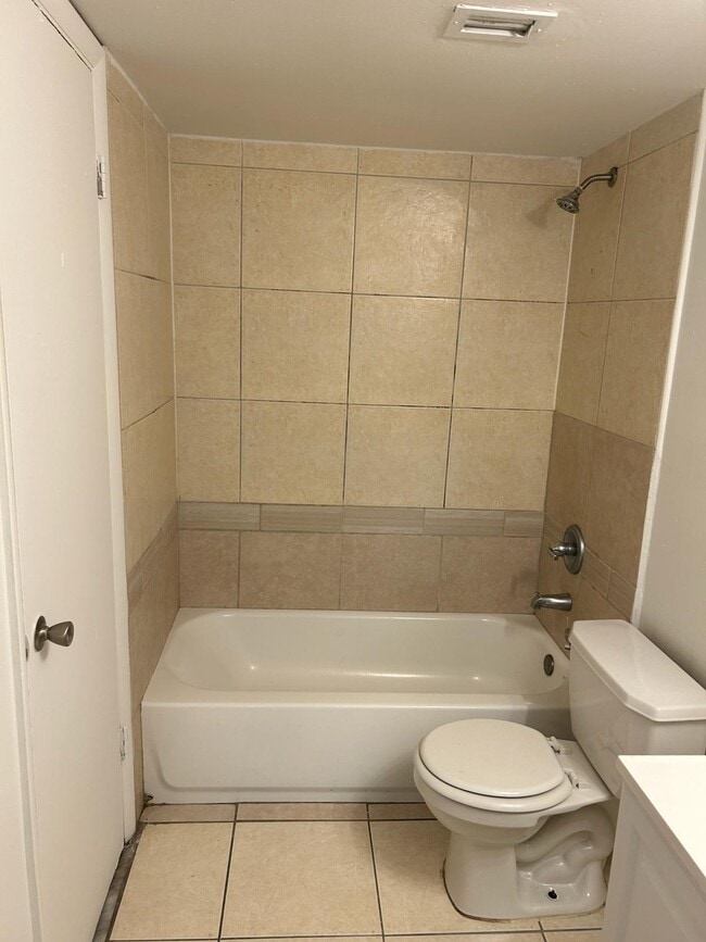 Building Photo - 488 NW 165th St