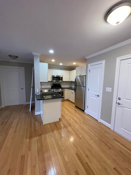 kitchen - 10 Crowninshield St