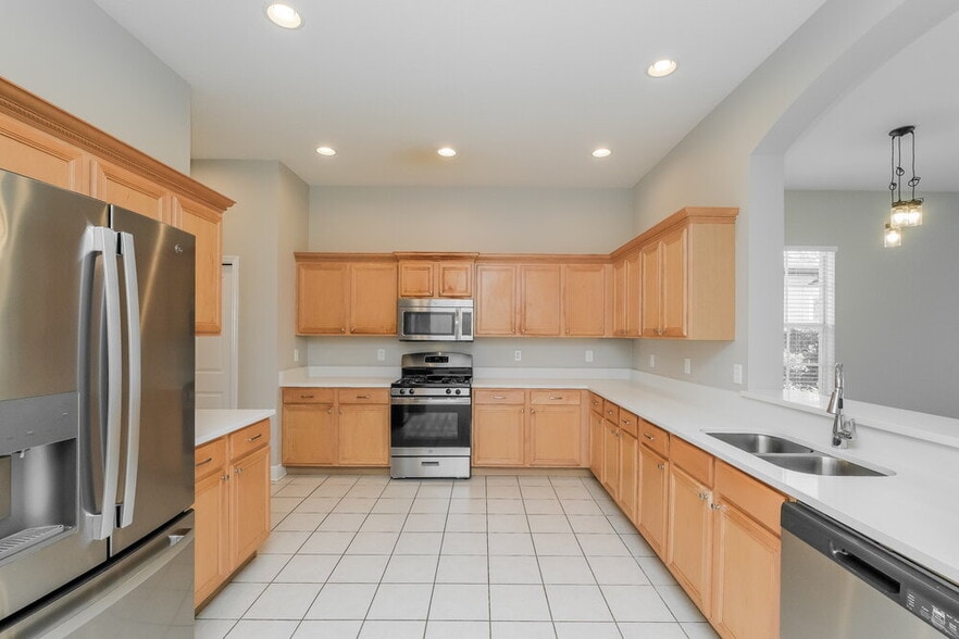 Building Photo - 8510 Lagerfeld Dr