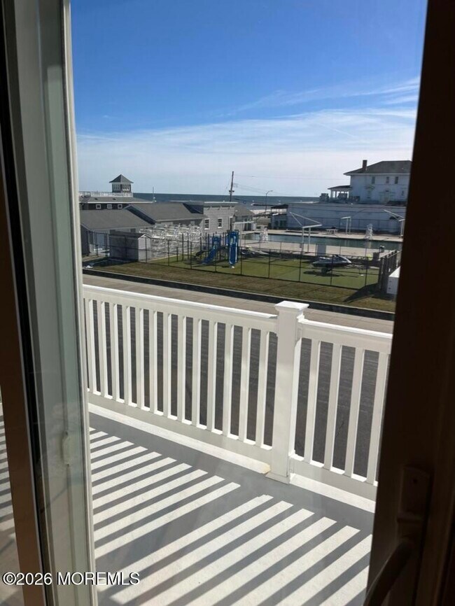 Building Photo - 709 Ocean Ave N