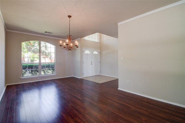 Building Photo - 700 Belmont Dr