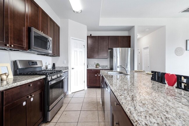 Building Photo - 14925 Gray Ridge Ln