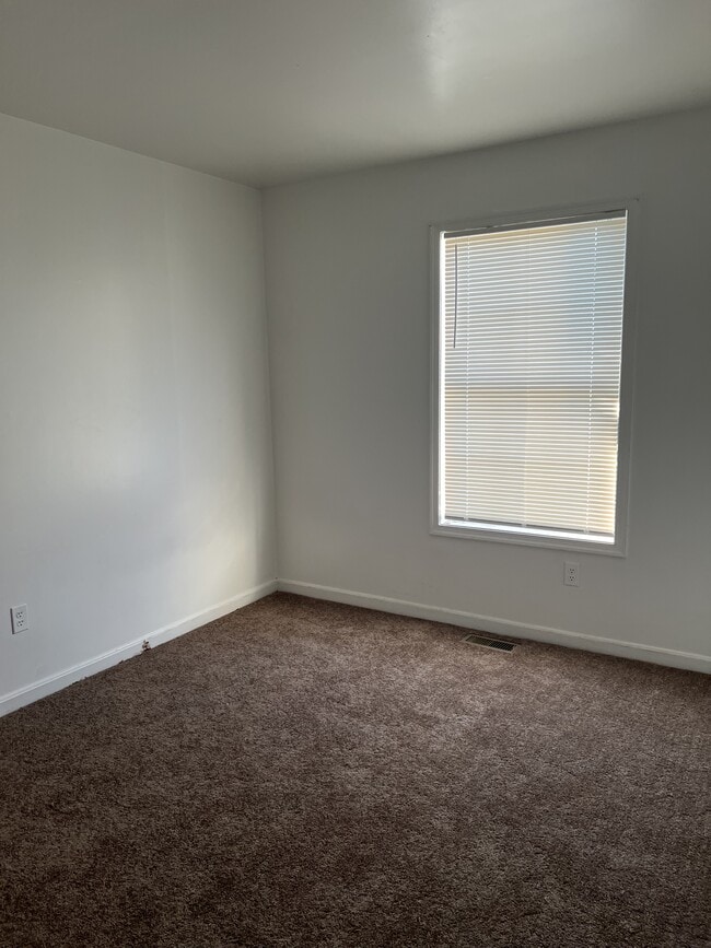 Building Photo - 5827 Suitland Rd