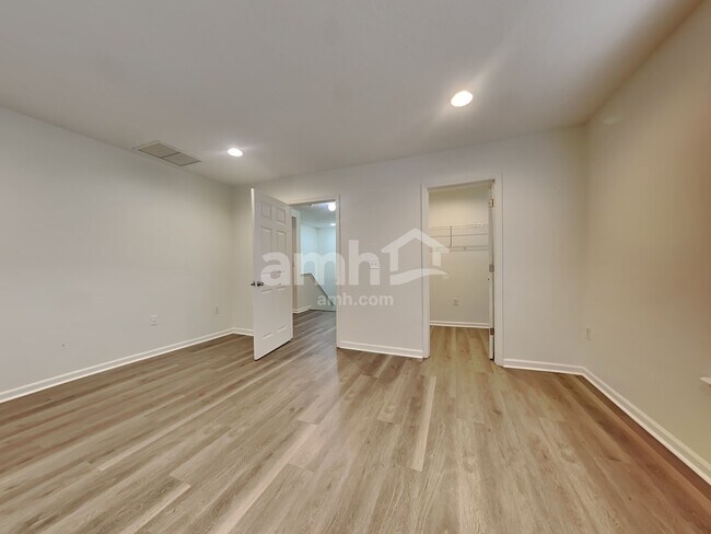 Building Photo - 11527 Spring Board Dr