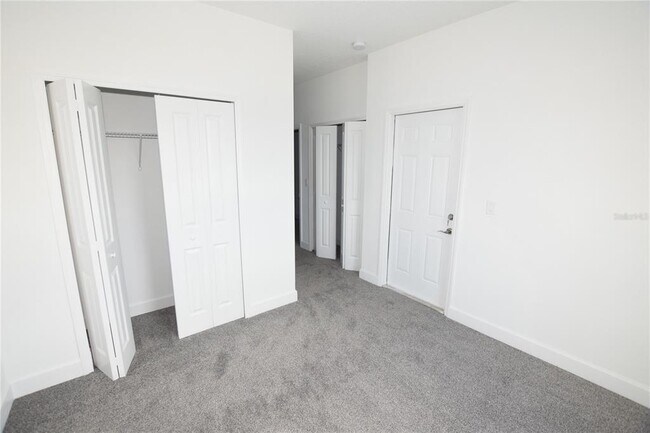Building Photo - 460 Lake Shore Pkwy