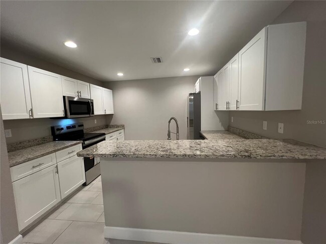 Building Photo - 12073 Henley Ave