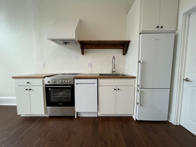 Building Photo - 1832-34 Callowhill St