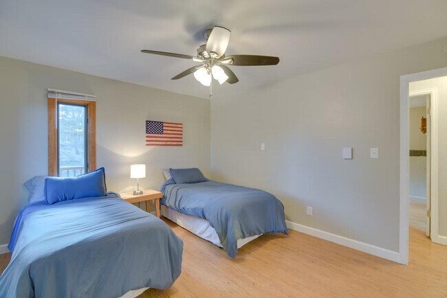 Building Photo - 465 Springmeadow Way