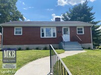 Building Photo - 3136 Fleetwood Ave SW