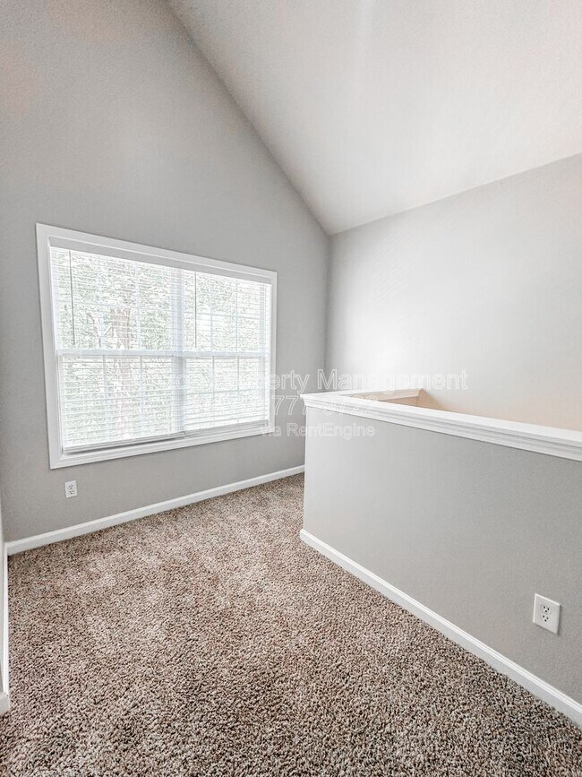 Building Photo - 3230 Century Dr