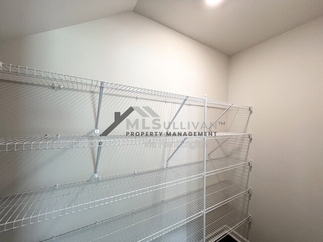 Building Photo - 2932 Egert Dr