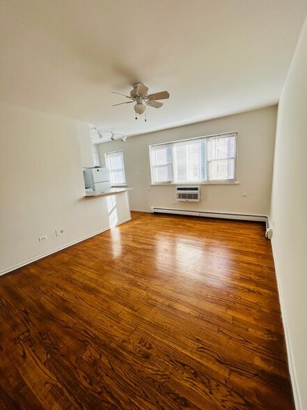 Interior Photo - Hollywood Beach