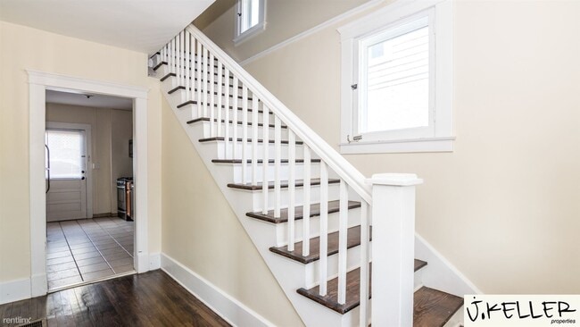 Building Photo - 4 br, 2 bath House - 221 W Mosley St