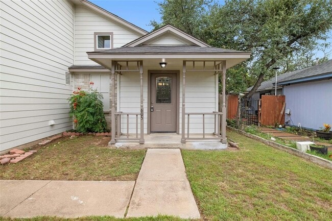 Building Photo - 605 Wild Briar Cv