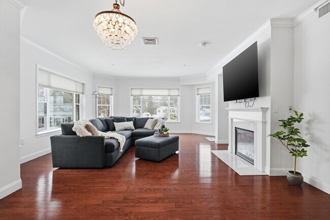 Building Photo - 855 Main St