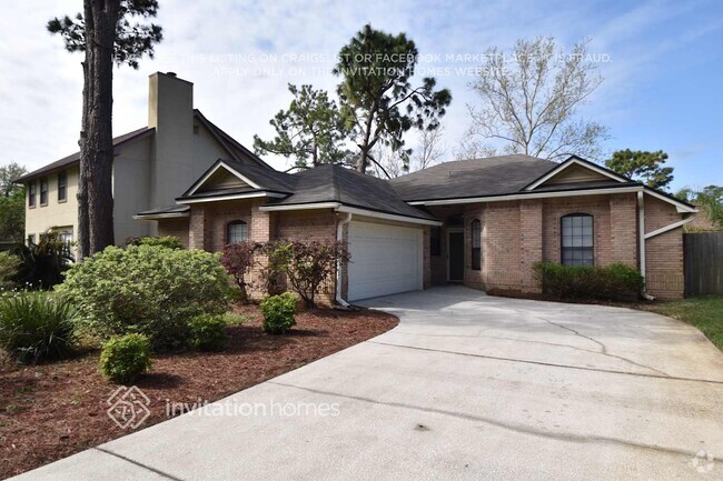 Building Photo - 2226 The Woods Dr E