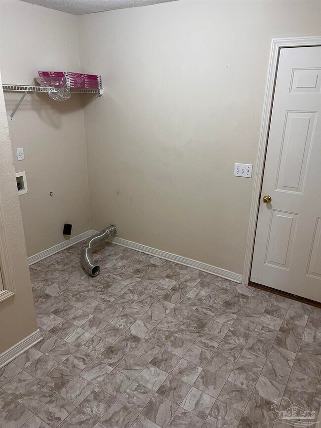 Building Photo - 1841 Southbay Dr