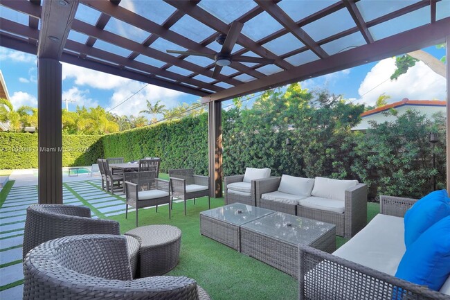 Building Photo - 397 Harbor Ct