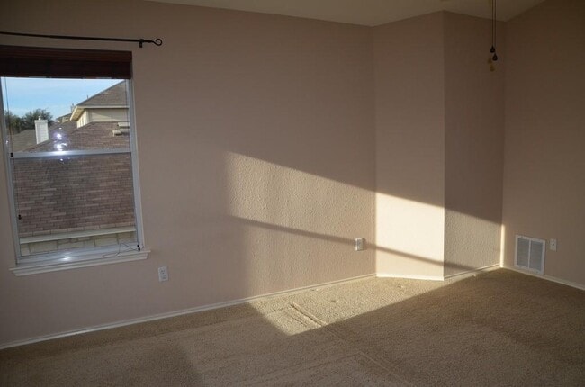 Building Photo - 11201 Dodge Cattle Dr