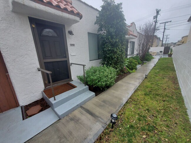 Primary Photo - 2623 S Alma St