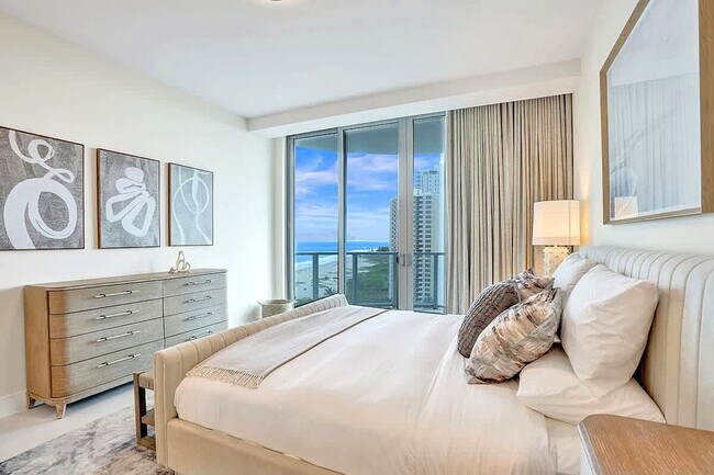 Building Photo - 3100 N Ocean Dr