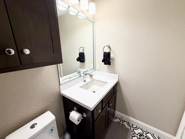 Building Photo - Beautiful 4 Bedroom Rental with Garage & Outdoor Living Space