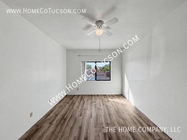 Building Photo - 5750 N Camino Esplendora