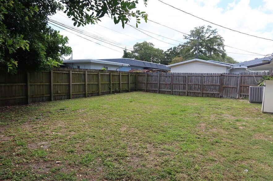 Building Photo - 2630 SW 49th Ct