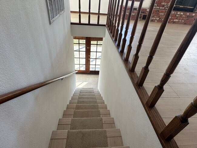 Building Photo - Bear Valley 3+4 with over 4 acres! MUST SEE!