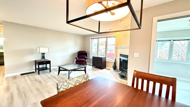 Building Photo - 20 Arthur Dr