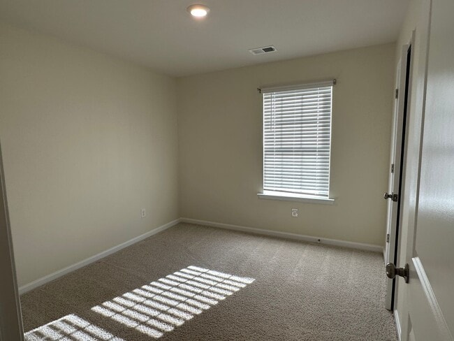 Building Photo - CLARKE COUNTY RENTAL in Shenandoah Crossing HOA
