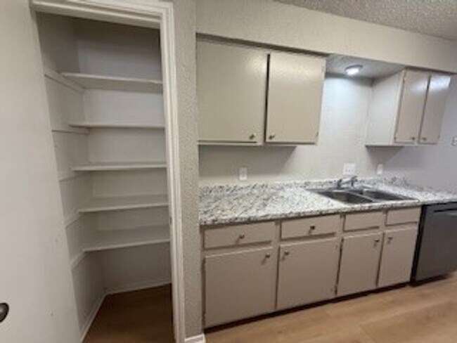 Building Photo - GCC Properties I LP Management Acct1 (2202 Donahue Ln)