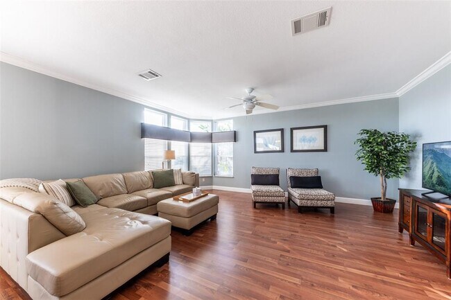 Building Photo - 2 Emden Cir