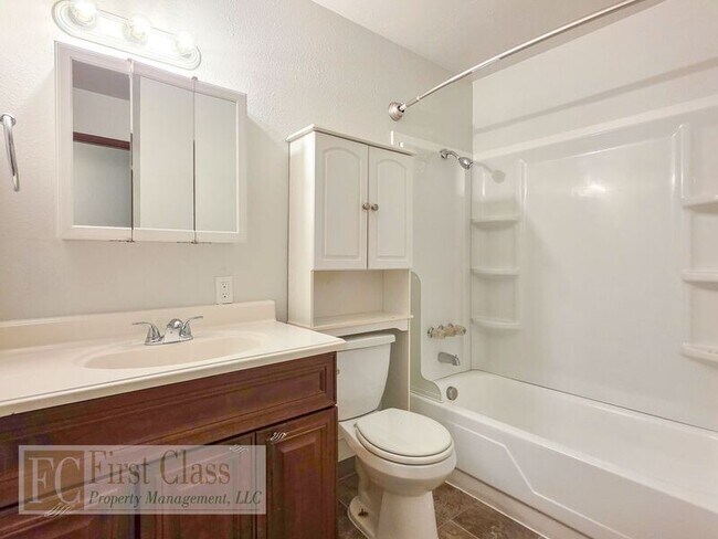 Building Photo - 12510 SW Colony Ln