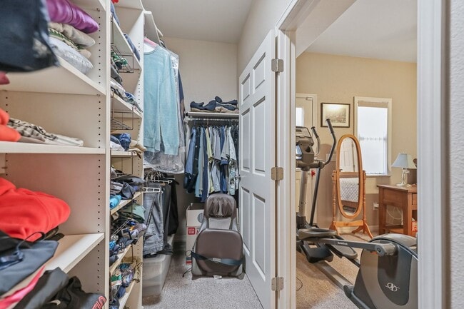 Building Photo - Prestine 4 bedroom home near the Golf Course