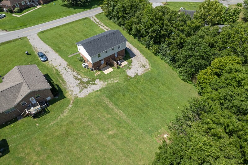 Building Photo - 179 Anderson Ln