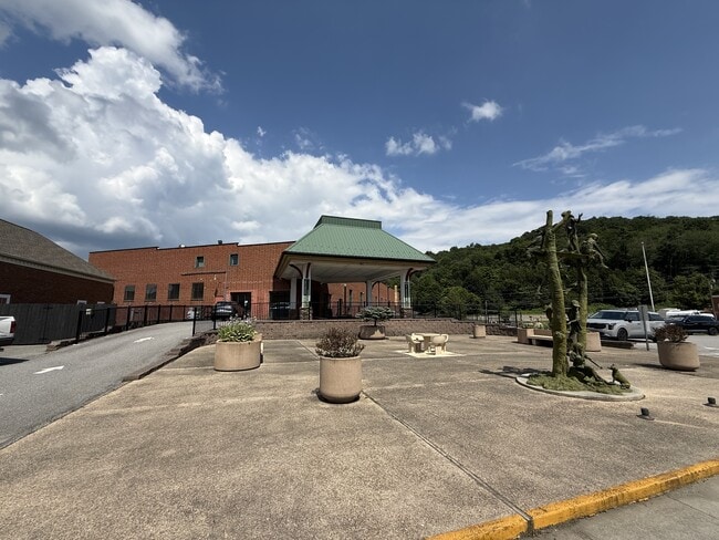 Building Photo - 212 Hice Ave