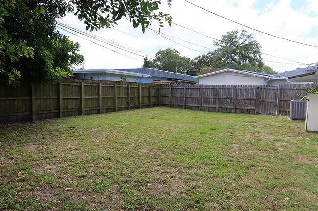 Building Photo - 2630 SW 49th Ct