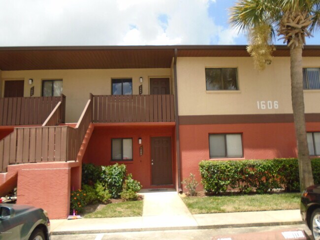 Primary Photo - 1606 University Ln