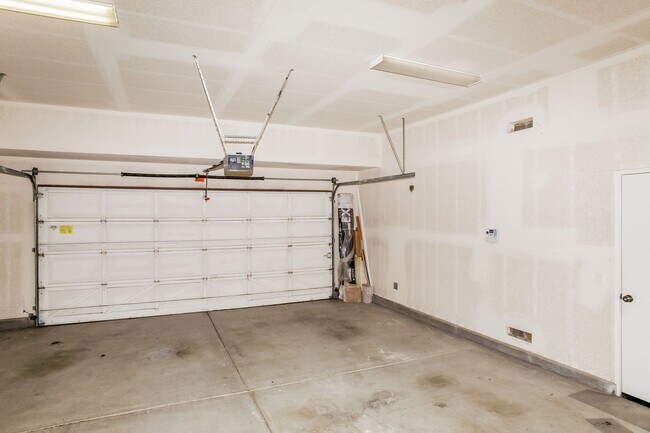 Building Photo - 3 bed 1 story, 2 bath Home In A Cul-De-Sac In Rolling Hills Ranch