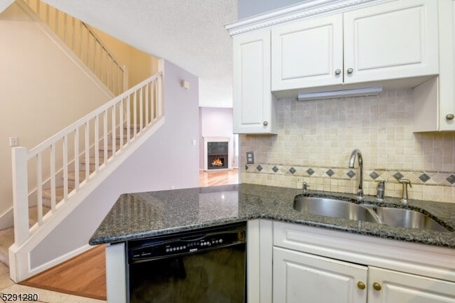 Building Photo - 8708 Brittany Dr