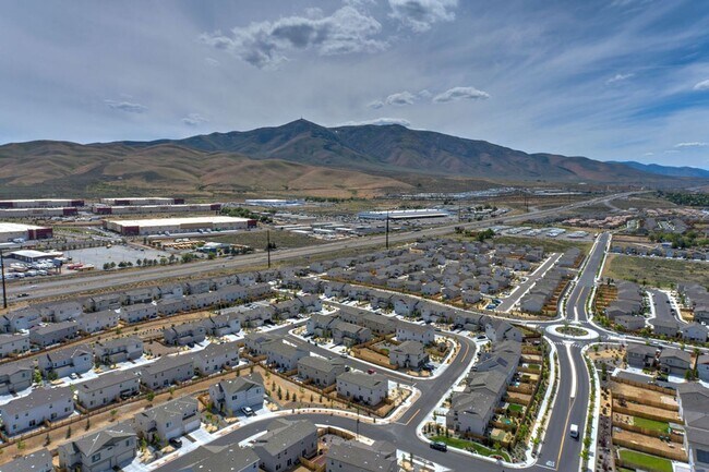 Building Photo - Terrific 4 bedroom available for rent - Al...