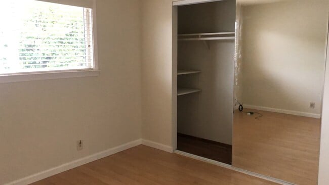 Building Photo - 4bd/2ba - Bedroom Home with a Lap Pool! Excellent Location - Coming Soon!