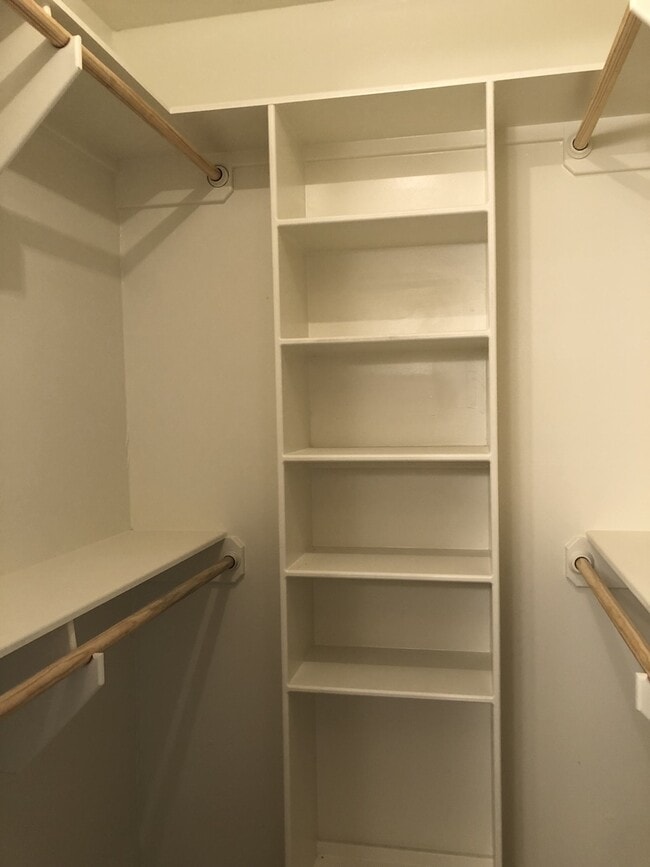 Building Photo - 2422PR