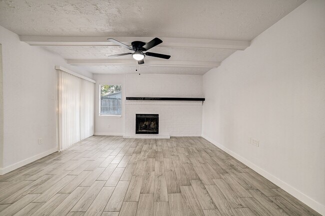 Building Photo - 3918 Cypressdale Dr