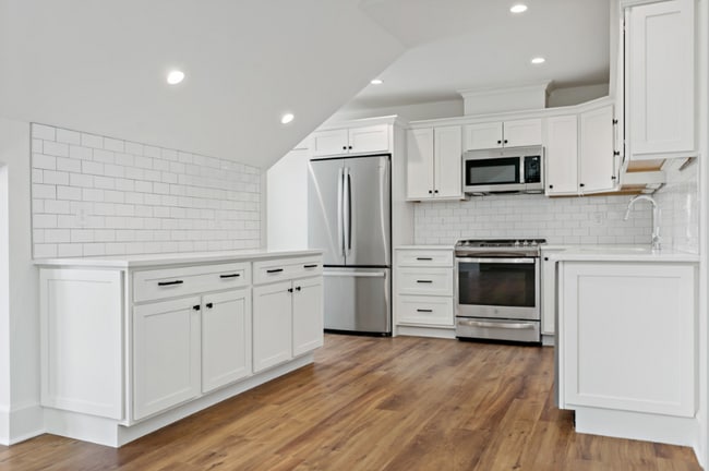 Building Photo - 99 Lynde St